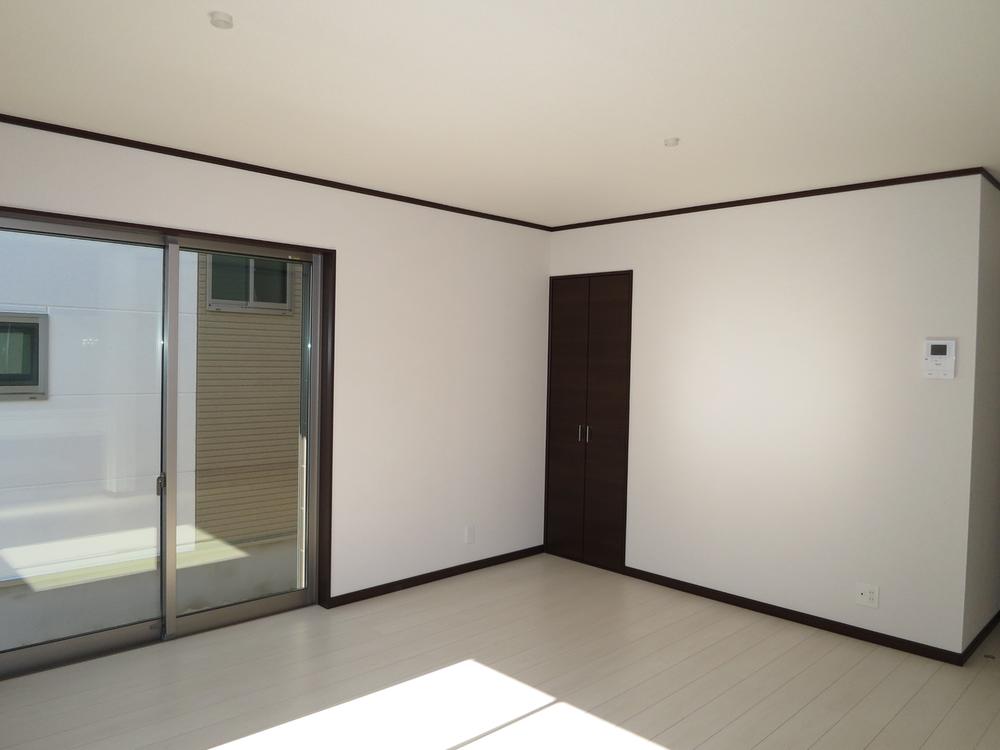 Living. Local (11 May 2013) Shooting