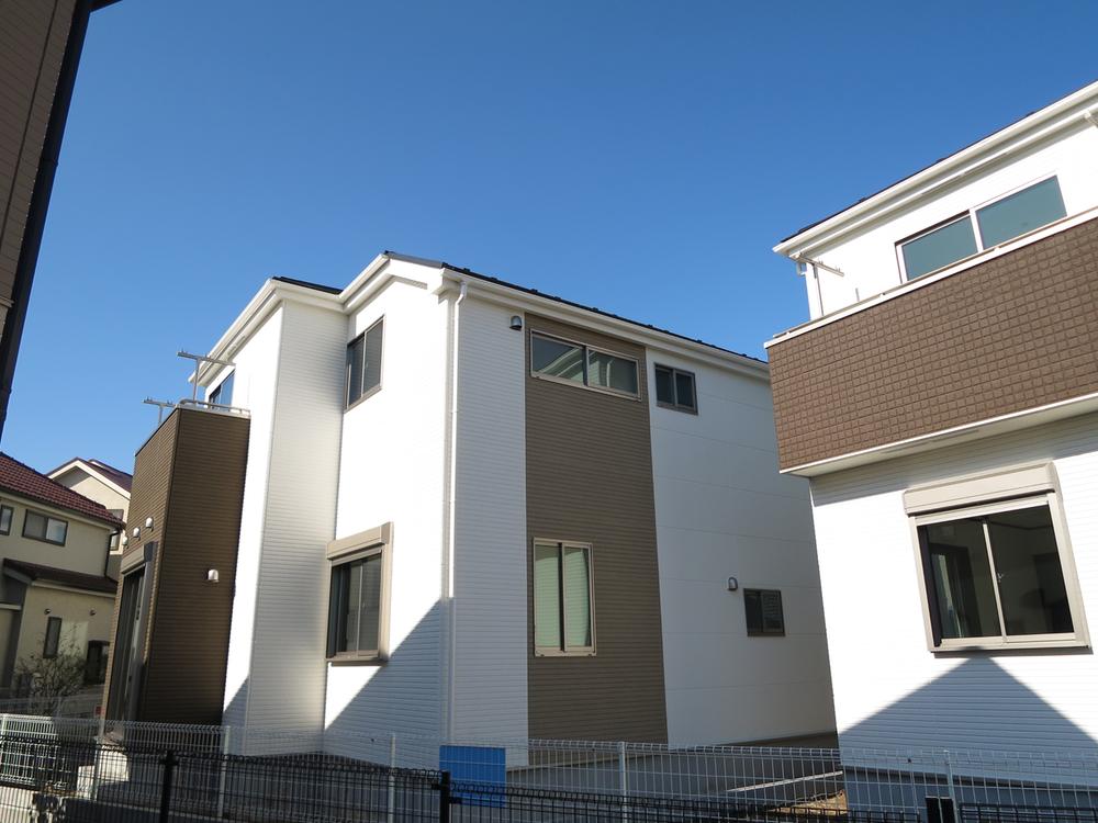 Local appearance photo. Local (11 May 2013) Shooting