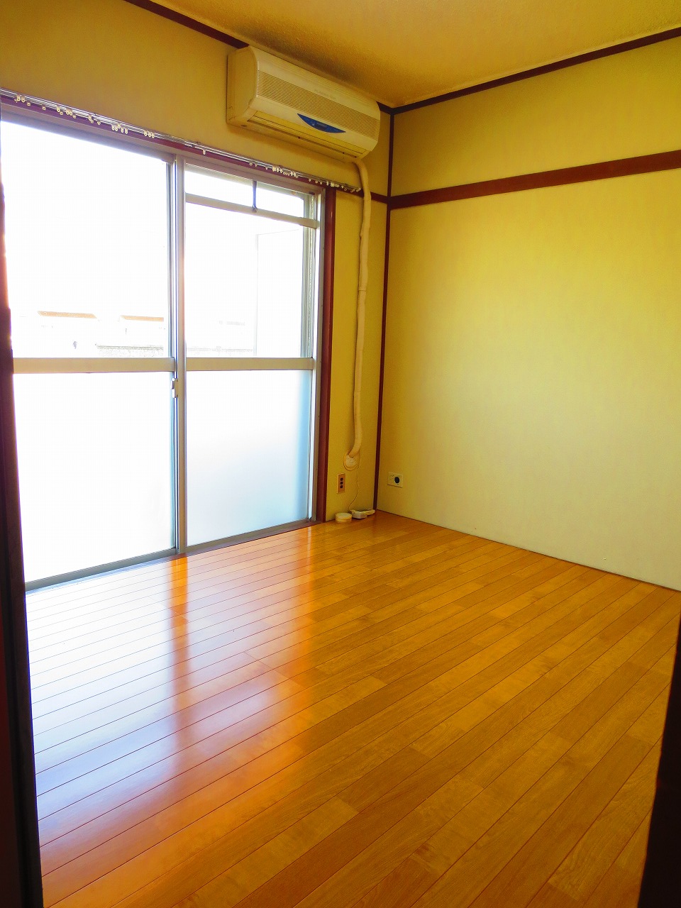 Living and room. Air-conditioned