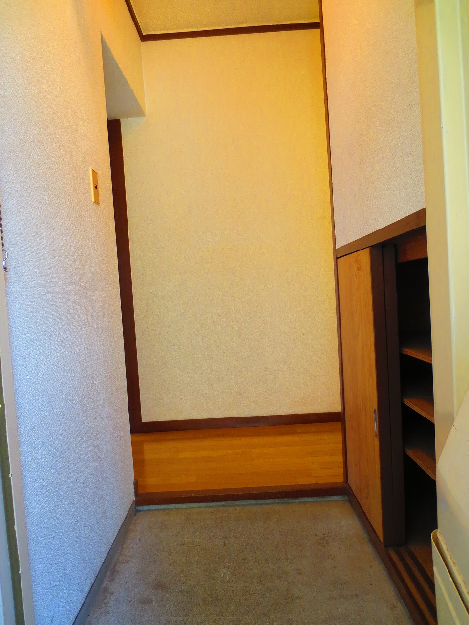 Entrance. With a shoe box ☆ 