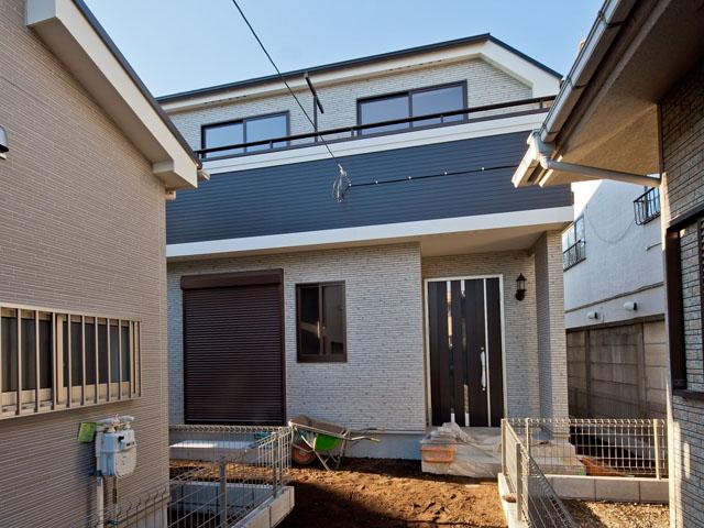 Local appearance photo. Local (11 May 2013) Shooting