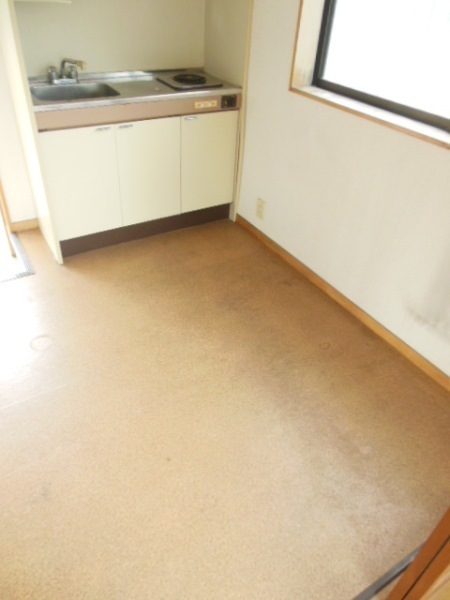 Other room space. Tsu bright if there is a window in the kitchen!