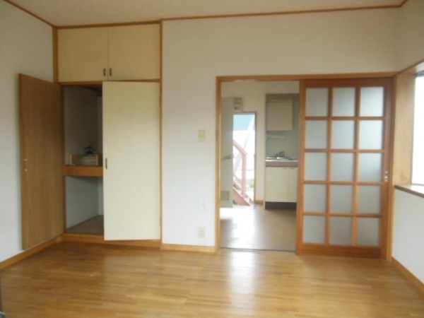 Living and room. This is just wide in 6 Pledge