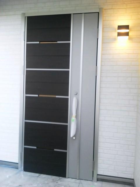 Entrance. Insulation entrance door ・ ・ ・ Parent-child door