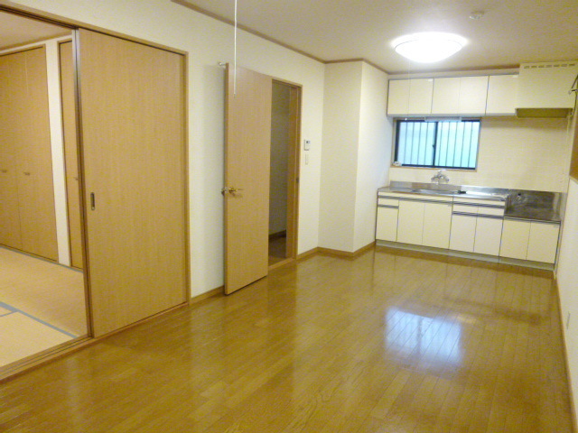 Living and room. Spacious living