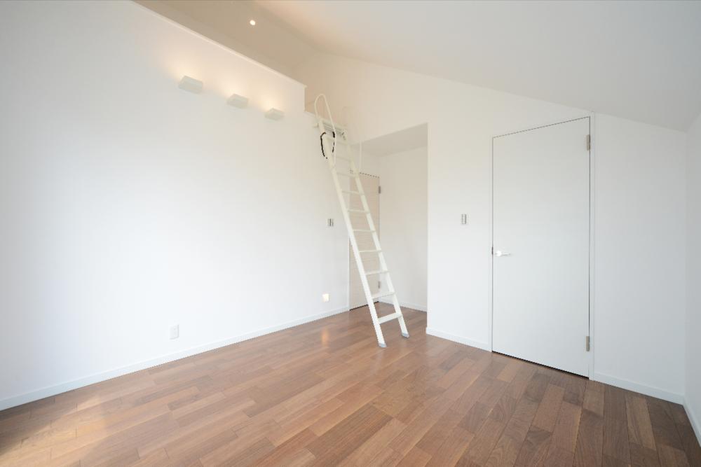 Non-living room. Example of construction