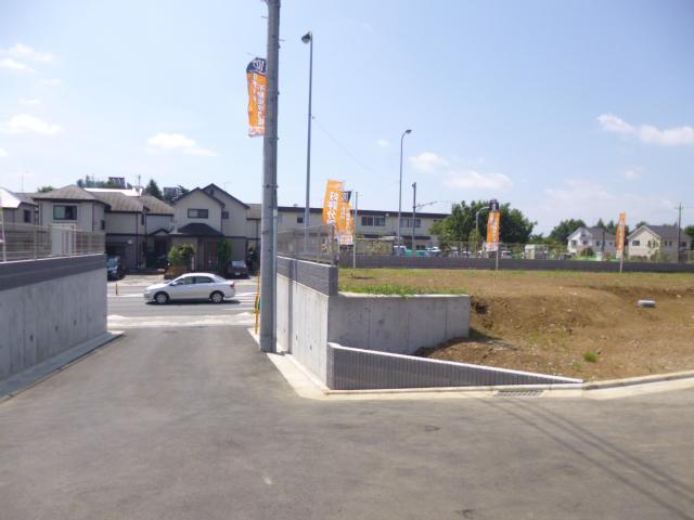 Local photos, including front road. Local (August 2013) Shooting