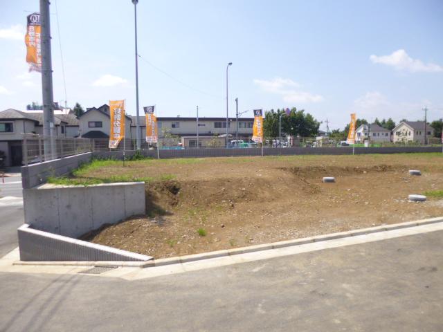 Local photos, including front road. Local (August 2013) Shooting