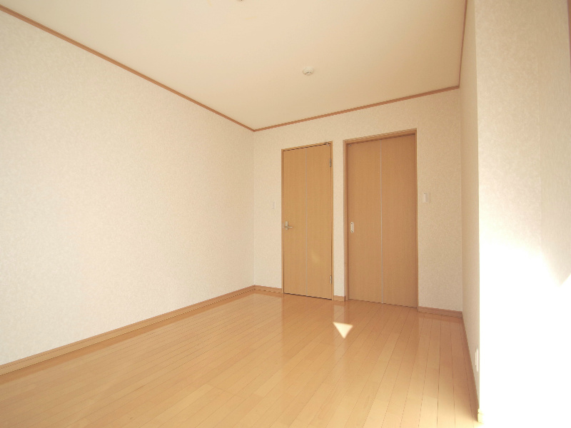 Living and room. 6.8 Pledge bedroom