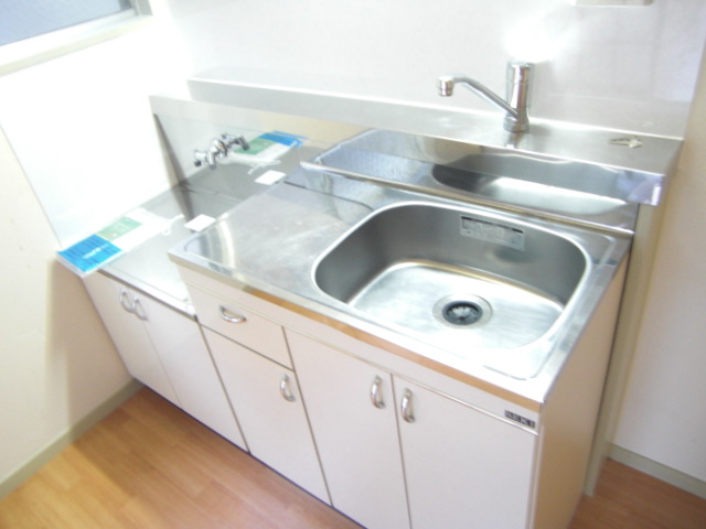 Kitchen. Kitchen sink city gas