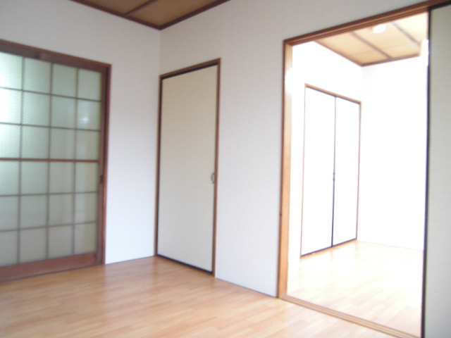 Other room space. bright Western-style 6 Pledge 