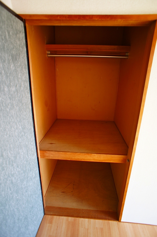 Receipt. Western-style 6 quires storage space