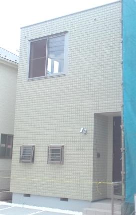 Local appearance photo. Local (07 May 2013) Shooting