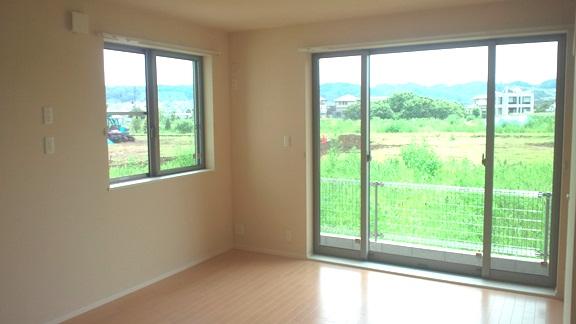 Living. Local (07 May 2013) Shooting