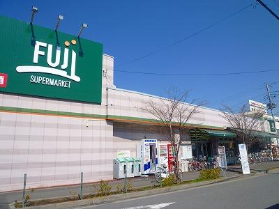 Supermarket. Until Fuji moxa Garden store open until at 862m midnight 1.