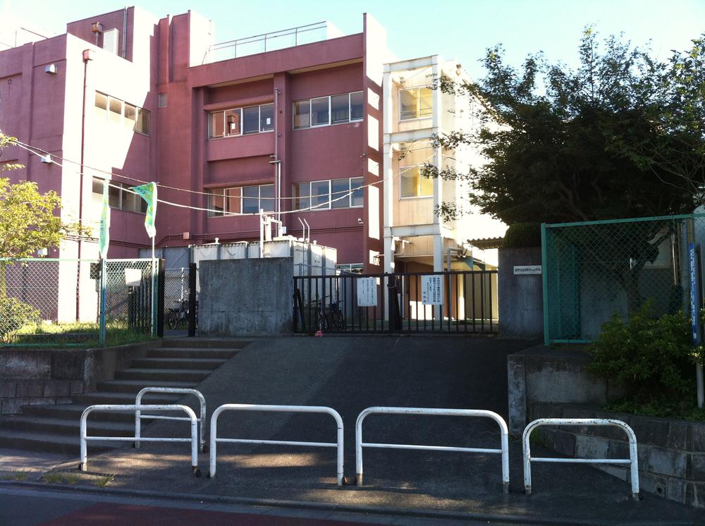 Primary school. 193m to Hino Municipal Hino eighth elementary school