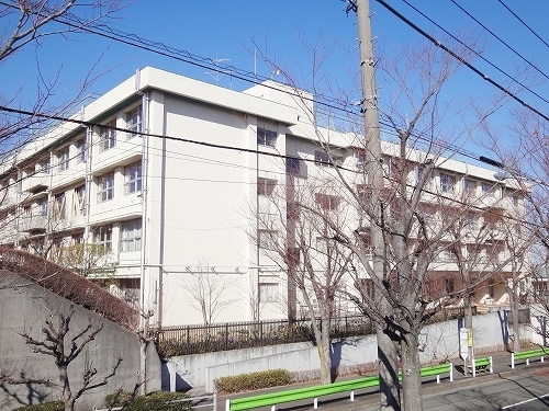 Primary school. Hino City Nanao green elementary school (elementary school) up to 400m