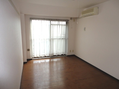 Living and room. Western-style 6 Pledge