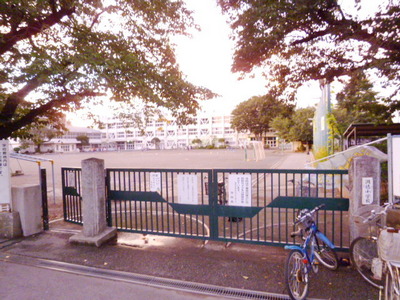 Primary school. JunIsao up to elementary school (elementary school) 400m