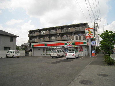 Convenience store. 167m until Thanksgiving (convenience store)