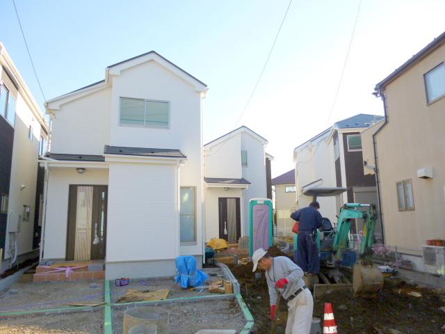 Local appearance photo. 2~4 Building