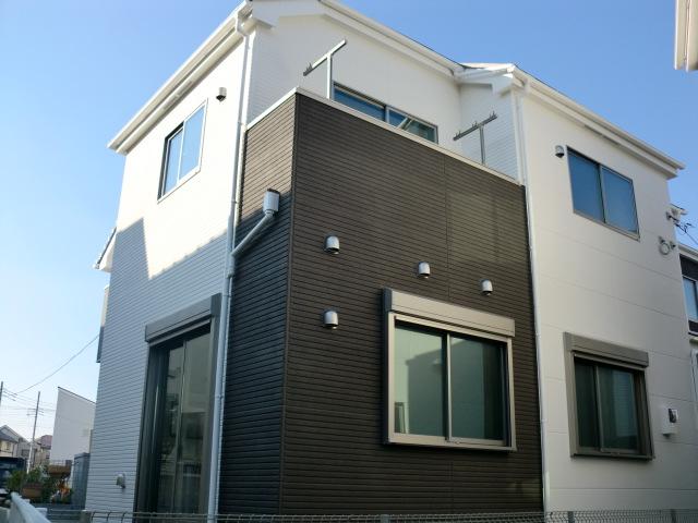 Local appearance photo. Local (12 May 2013) Shooting