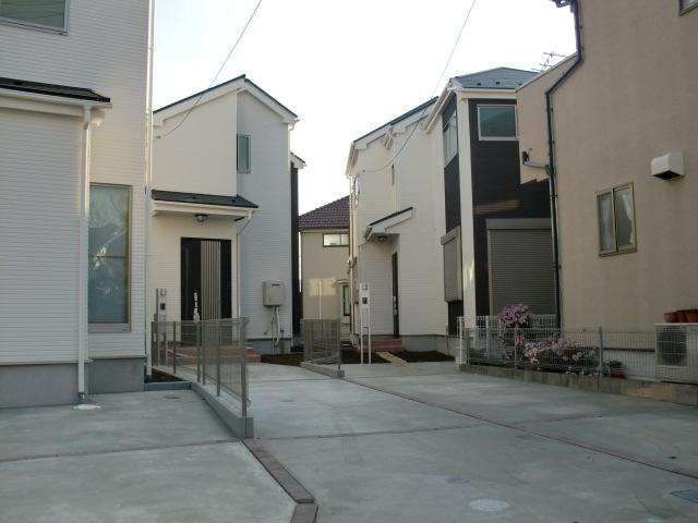 Parking lot. Local (12 May 2013) Shooting