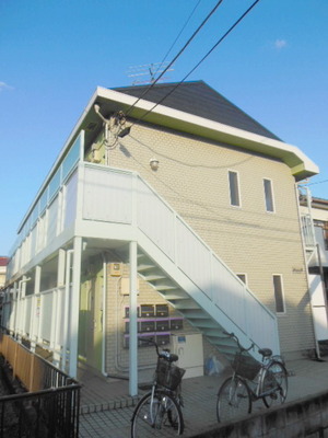 Building appearance. Entrance side appearance