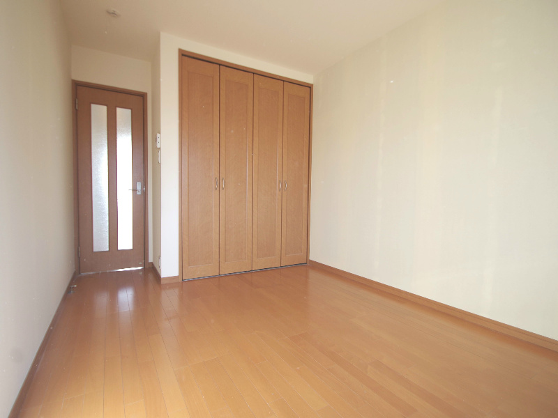 Living and room. Flooring of Western-style 6.5 quires!