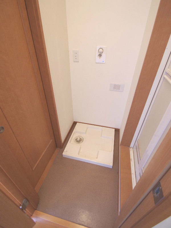 Other room space. Undressing space