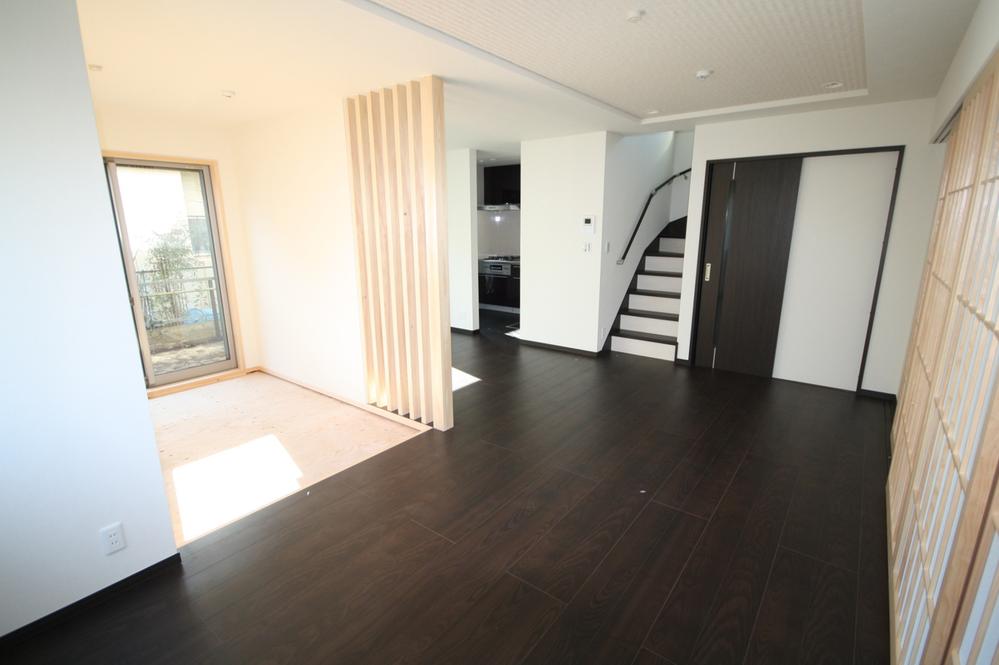 Same specifications photos (living). Example of construction