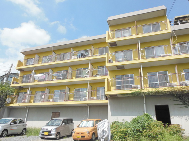 Building appearance. View is also good because it is a hill in a quiet residential area