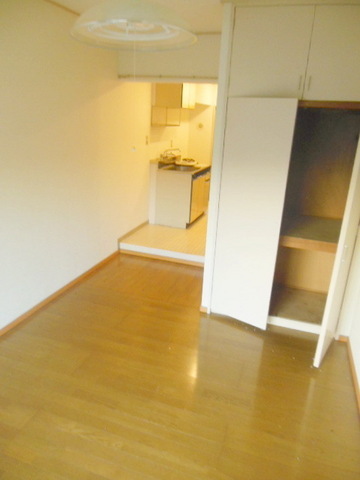 Other room space. I Western-style also bright because the sun enters