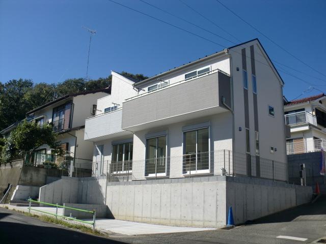 Local appearance photo. Building 2 Local (10 May 2013) Shooting