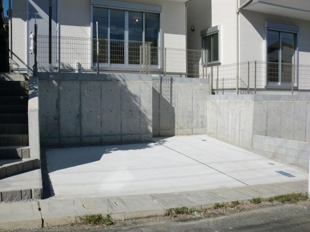 Parking lot. 1 Building Local (10 May 2013) Shooting