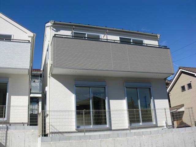 Local appearance photo. Building 2 Local (10 May 2013) Shooting