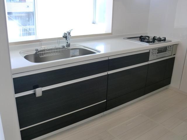 Kitchen. Indoor (10 May 2013) Shooting