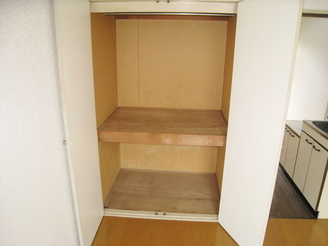 Receipt. Storage with depth, do you understand