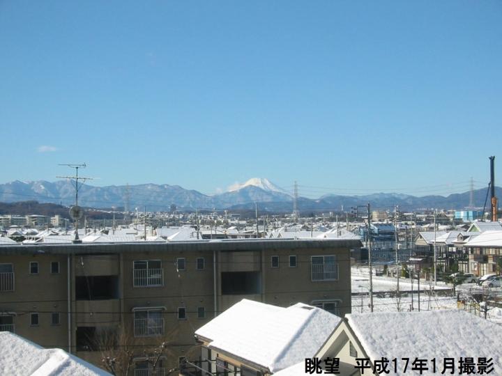 View photos from the dwelling unit. View from the site (August 2013) Shooting