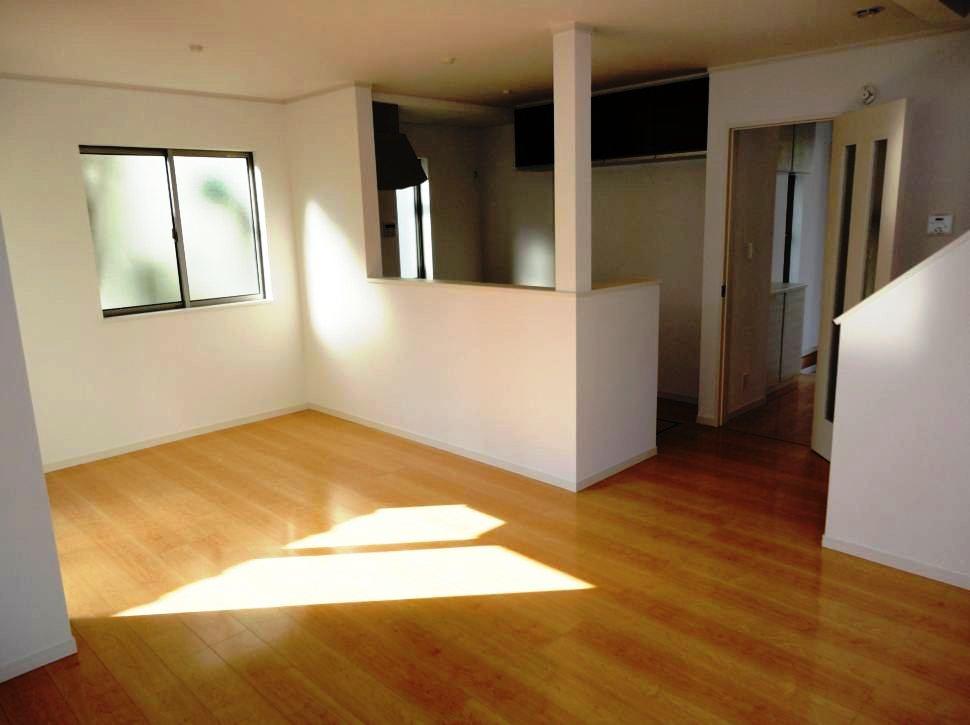 Same specifications photos (living). Same specifications