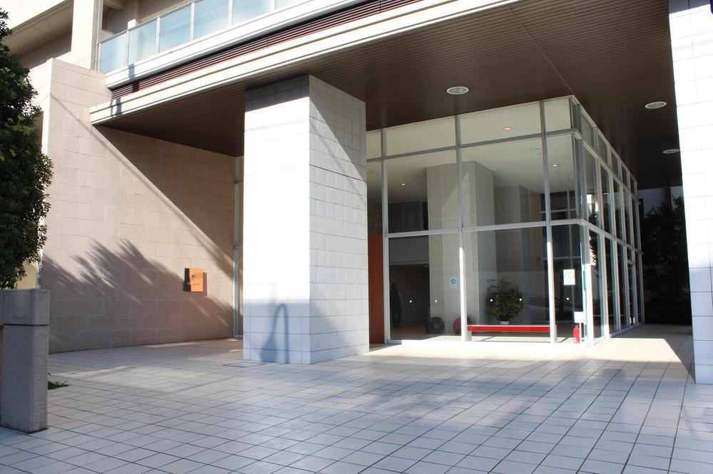 Entrance. Common areas