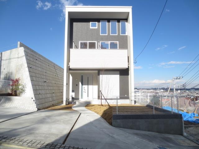 Local appearance photo. Building B Building area 100.03m2 spacious 4LDK