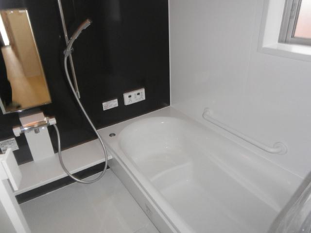 Bathroom. 1 Building