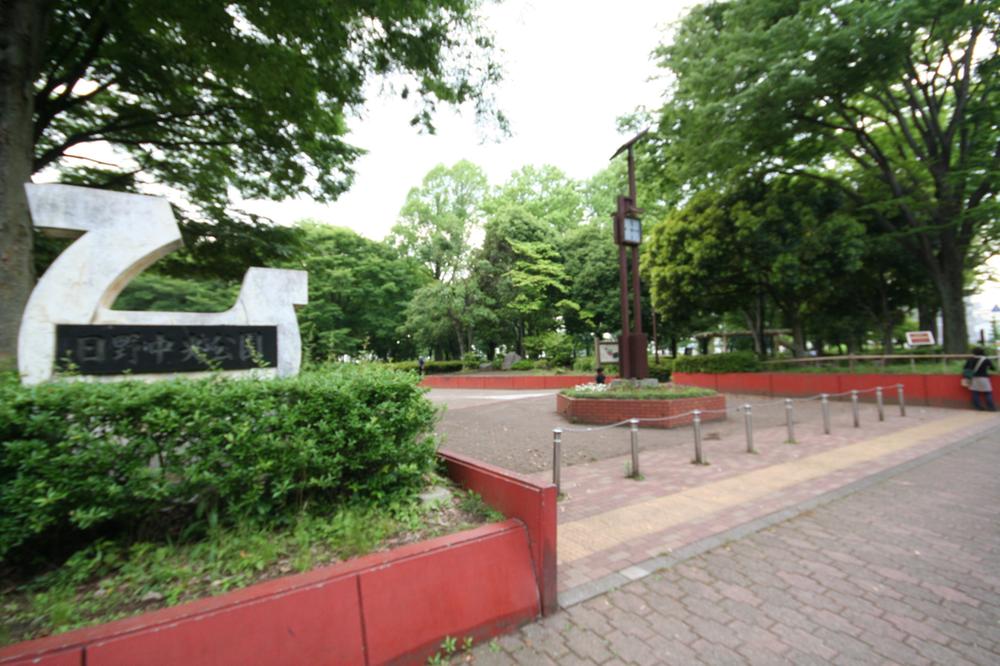 park. 367m to Central Park Hino