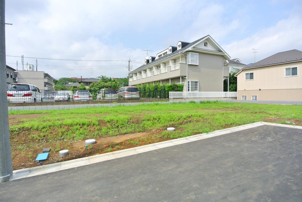 Local photos, including front road. Local (August 2013) Shooting