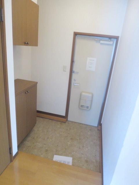 Entrance. Entrance is there a spread