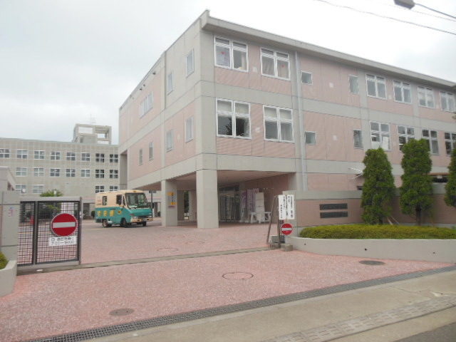 Other. 1500m to Jissen Women's University (Other)