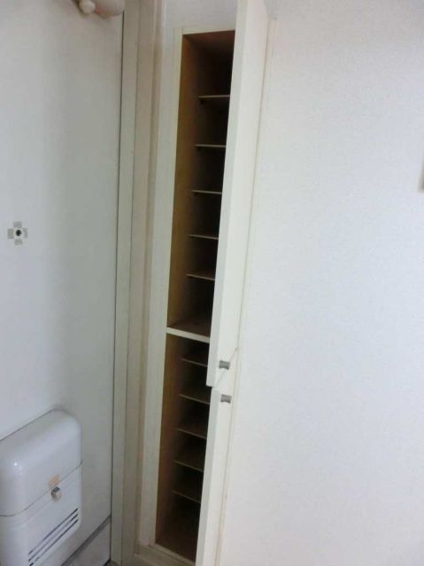 Entrance. Shoes will go a lot