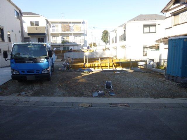 Local appearance photo. Local (11 May 2013) Shooting