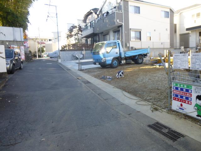 Local photos, including front road. Local (11 May 2013) Shooting